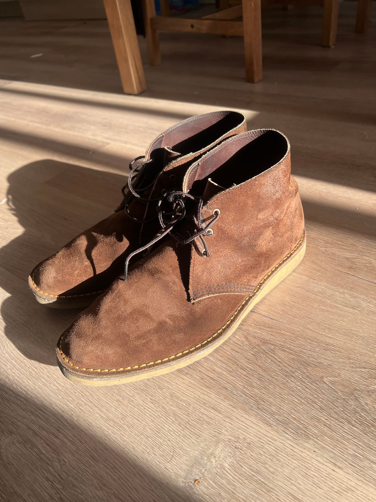 Photo by Snailchang on September 13, 2025 of the Red Wing Weekender Chukka in chocolate muleskinner.