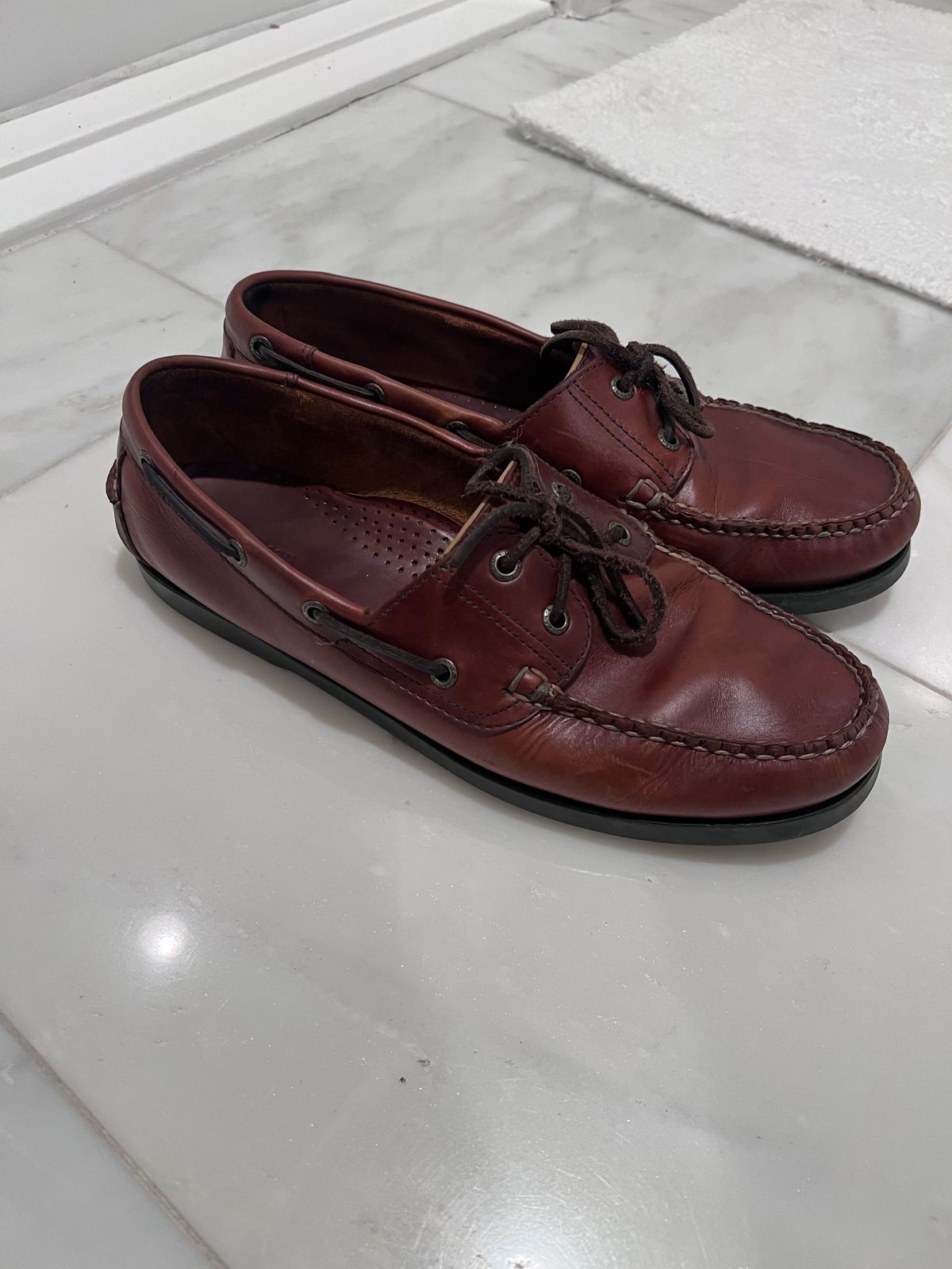 Photo by Snailchang on April 17, 2025 of the L.L.Bean Casco Bay Boat Shoe in Canyon Brown Leathwr.