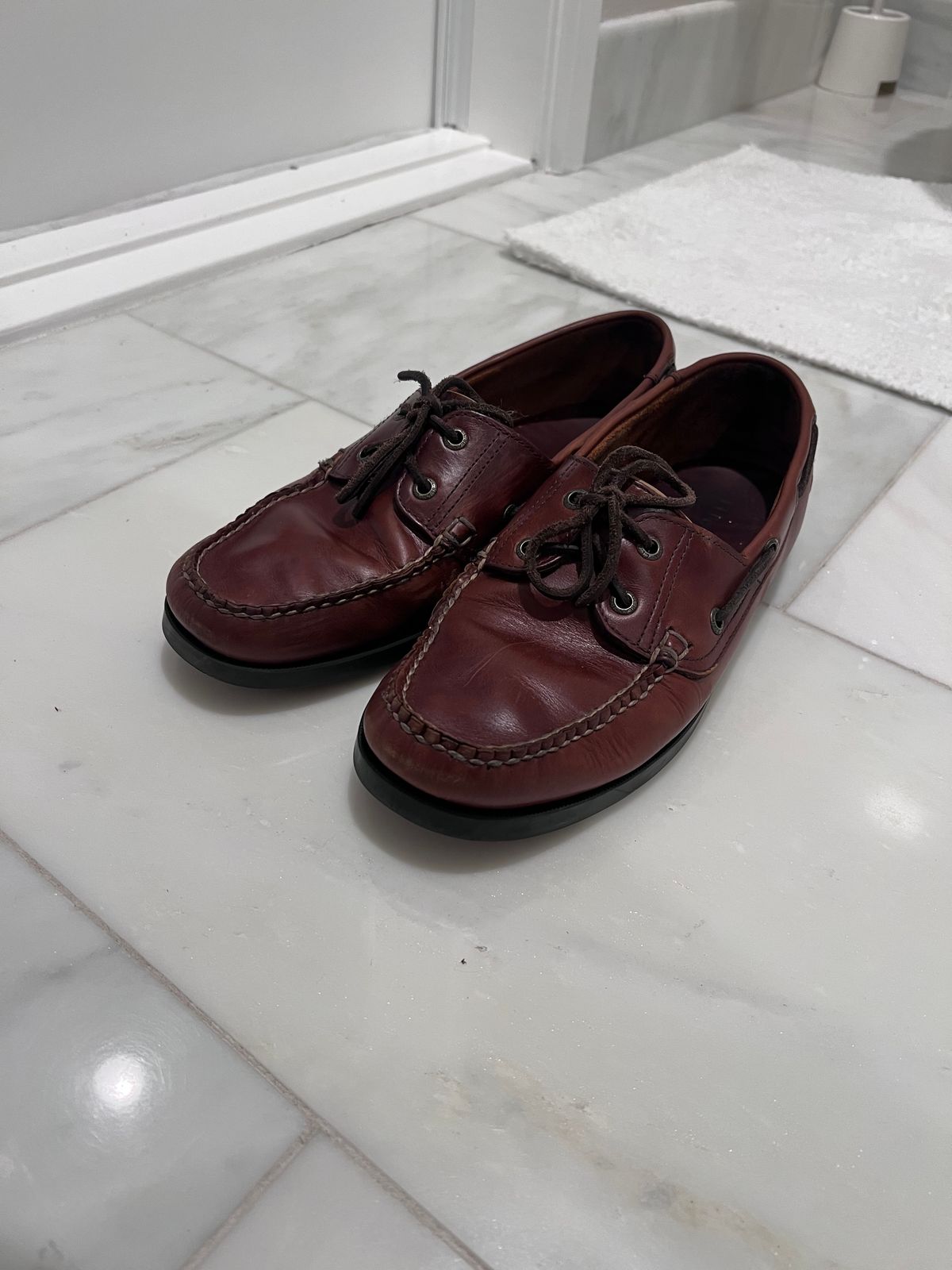 Photo by Snailchang on April 17, 2025 of the L.L.Bean Casco Bay Boat Shoe in Canyon Brown Leathwr.