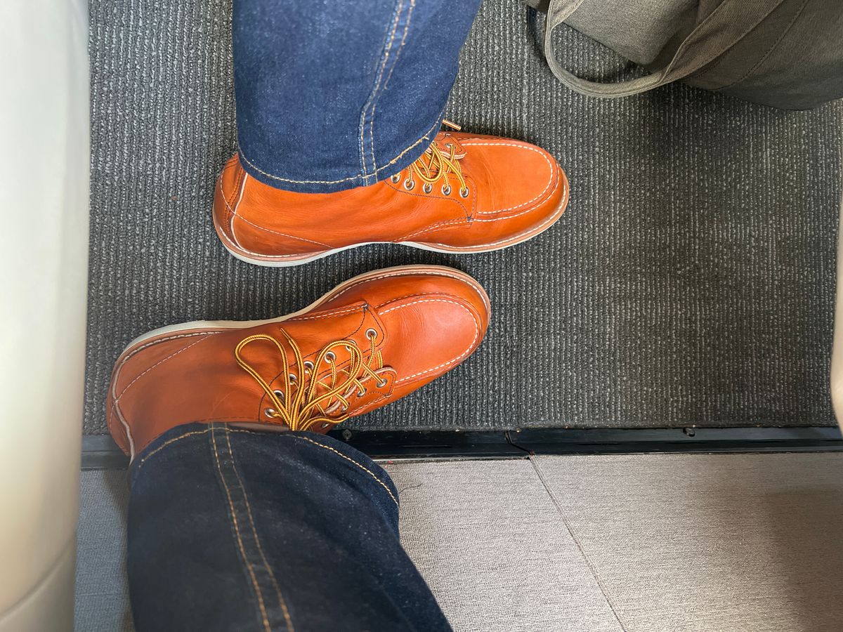 Photo by Snailchang on March 3, 2024 of the Red Wing 6-Inch Classic Moc in S.B. Foot Oro-Iginal.