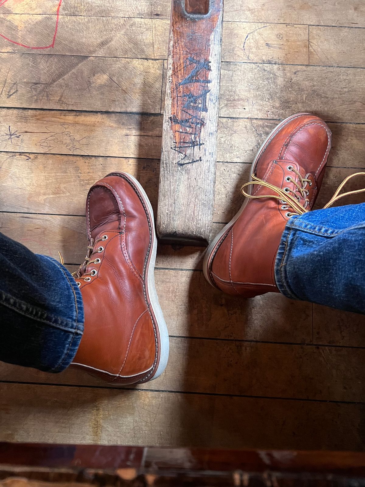 Photo by Snailchang on May 20, 2024 of the Red Wing 6-Inch Classic Moc in S.B. Foot Oro-Iginal.