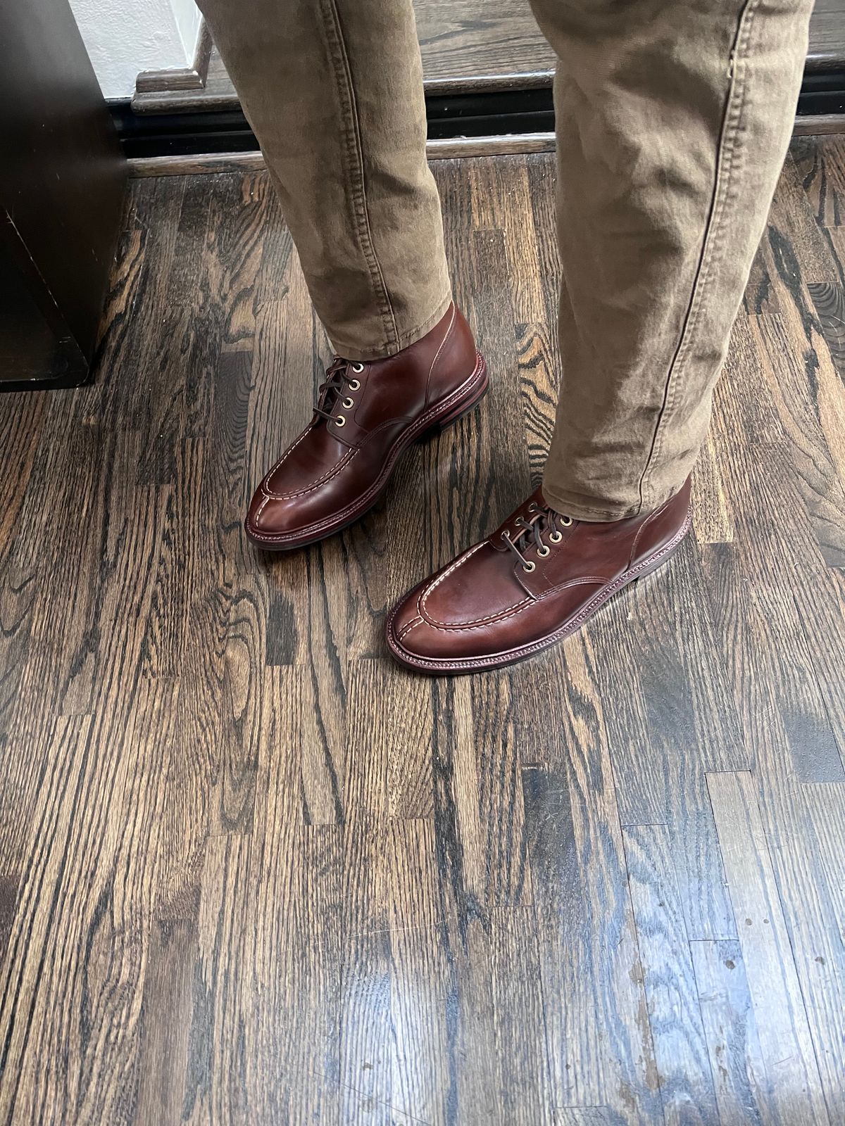 Photo by Snailchang on August 12, 2024 of the Grant Stone Ottawa Boot in Horween Crimson Chromexcel.