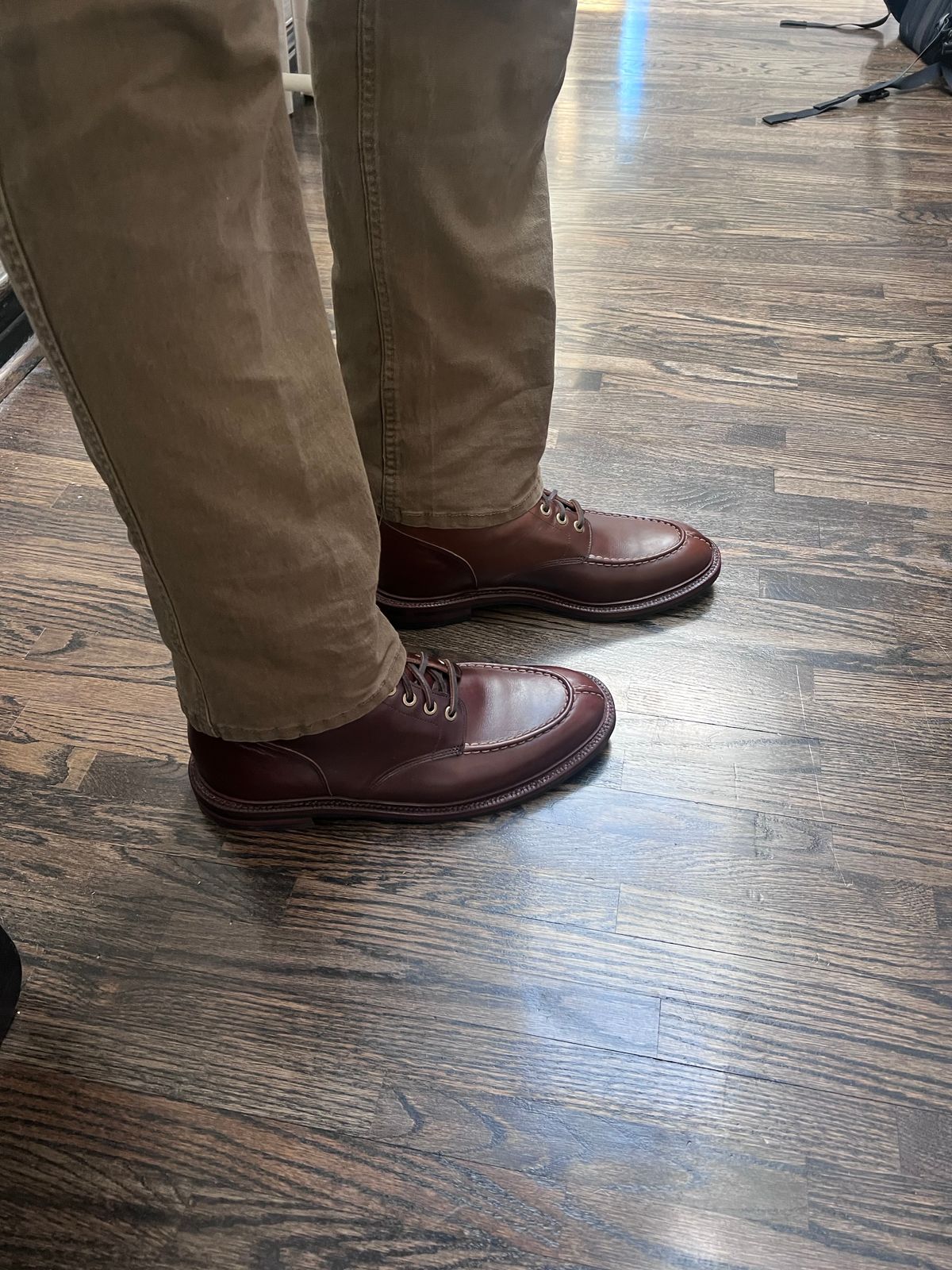 Photo by Snailchang on August 12, 2024 of the Grant Stone Ottawa Boot in Horween Crimson Chromexcel.