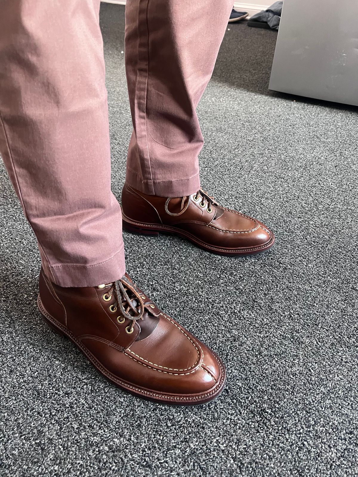 Photo by Snailchang on August 30, 2024 of the Grant Stone Ottawa Boot in Horween Crimson Chromexcel.