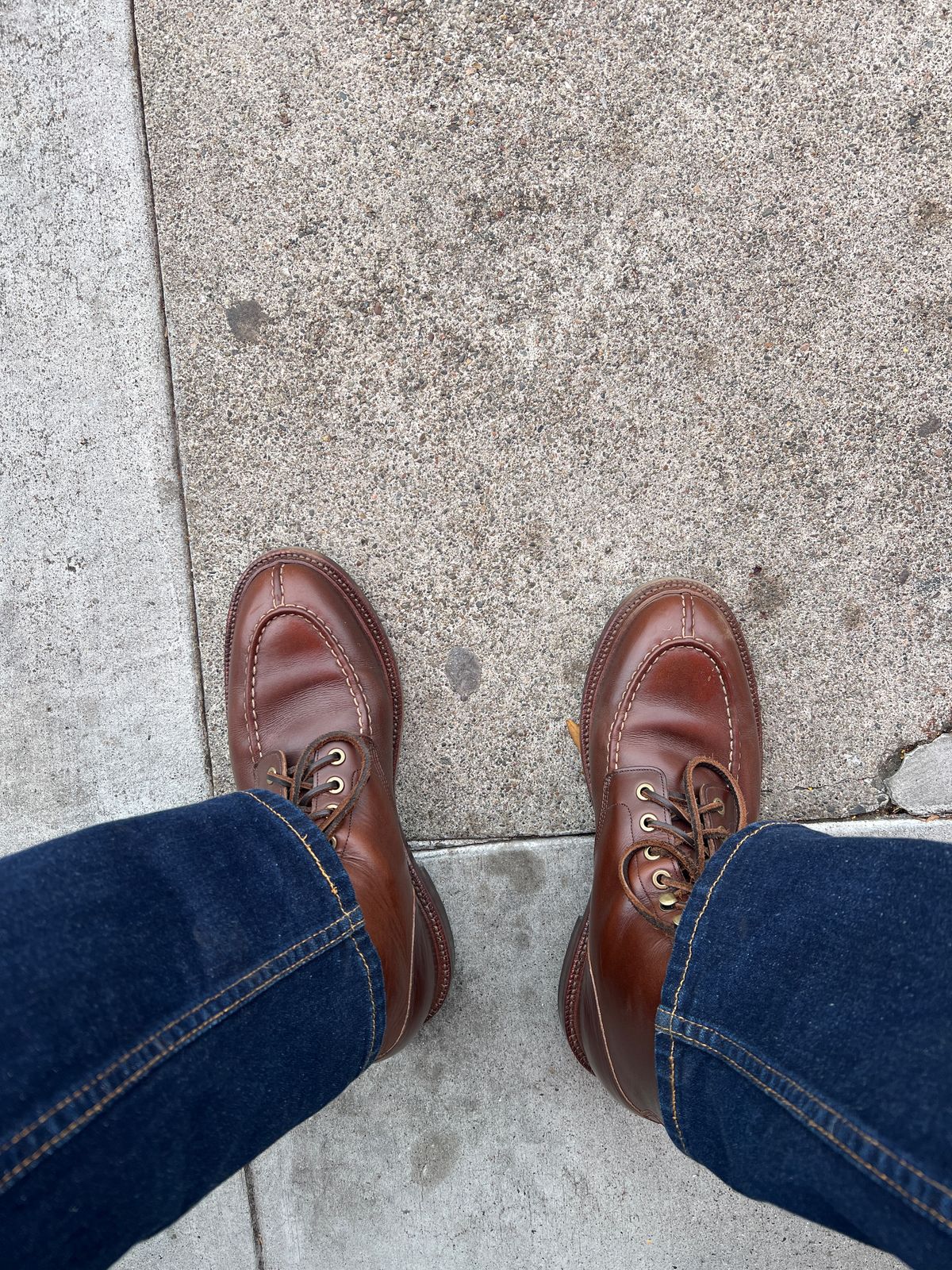 Photo by Snailchang on September 14, 2024 of the Grant Stone Ottawa Boot in Horween Crimson Chromexcel.