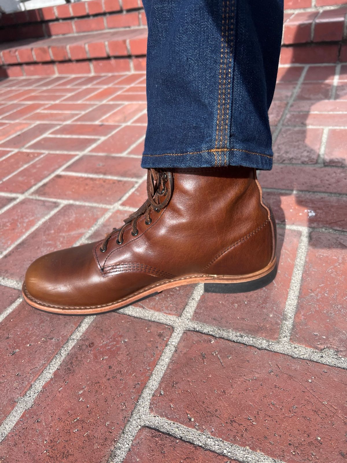 Photo by Snailchang on December 25, 2024 of the Red Wing Beckman in S.B. Foot Cigar Featherstone.