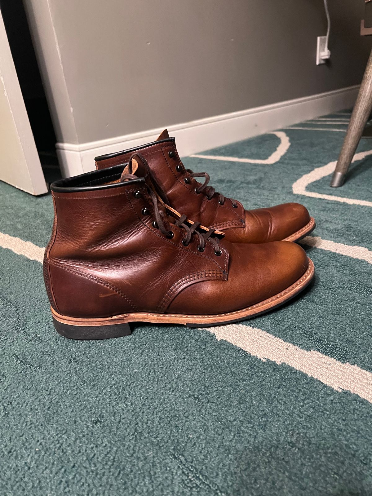 Photo by Snailchang on December 27, 2024 of the Red Wing Beckman in S.B. Foot Cigar Featherstone.