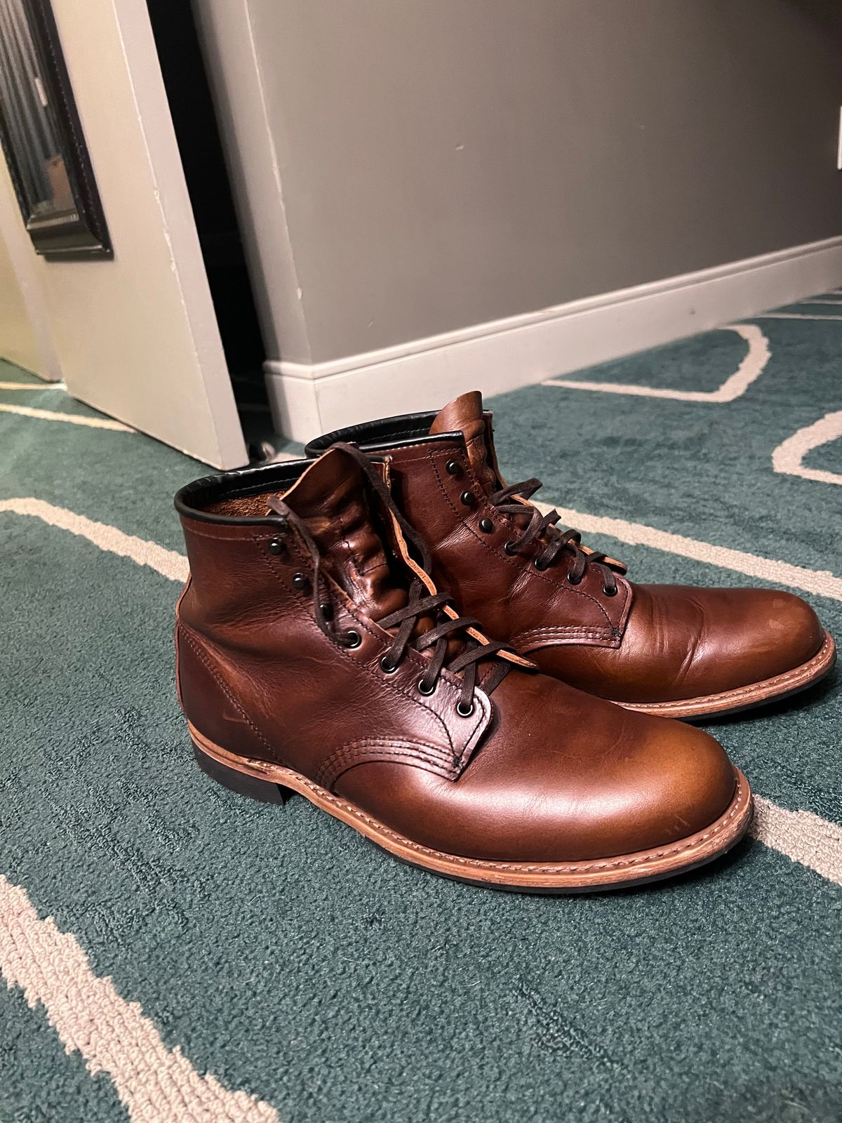 Photo by Snailchang on December 27, 2024 of the Red Wing Beckman in S.B. Foot Cigar Featherstone.