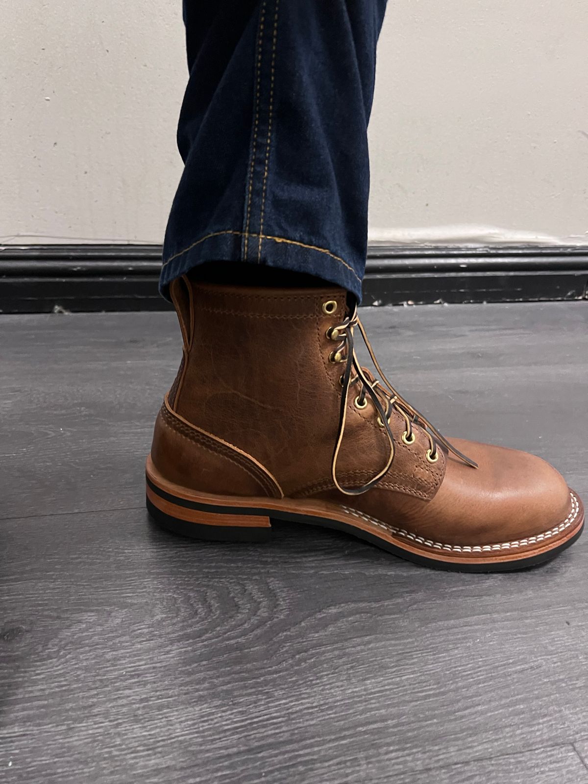 Photo by Snailchang on November 14, 2025 of the Nicks Falcon in Italian Brown Cypress.