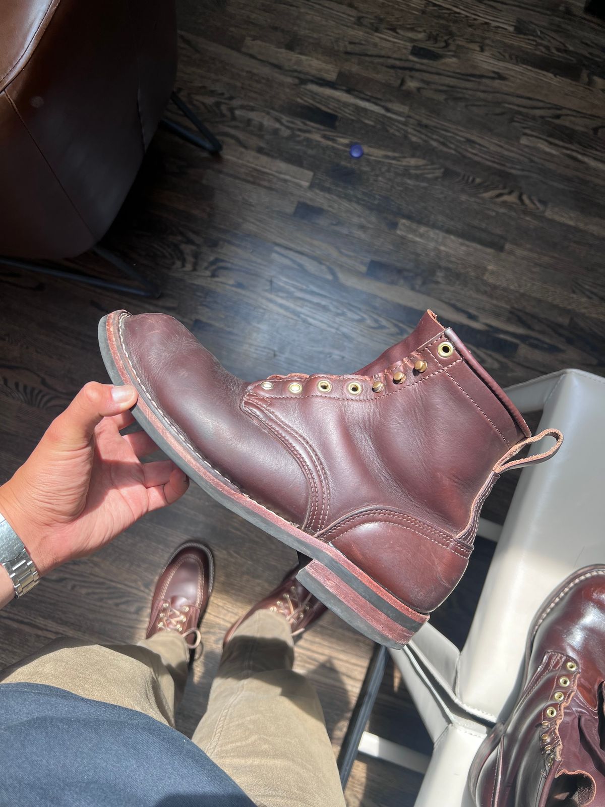 Photo by Snailchang on July 9, 2024 of the Nicks Falcon in Horween Brown Chromexcel.