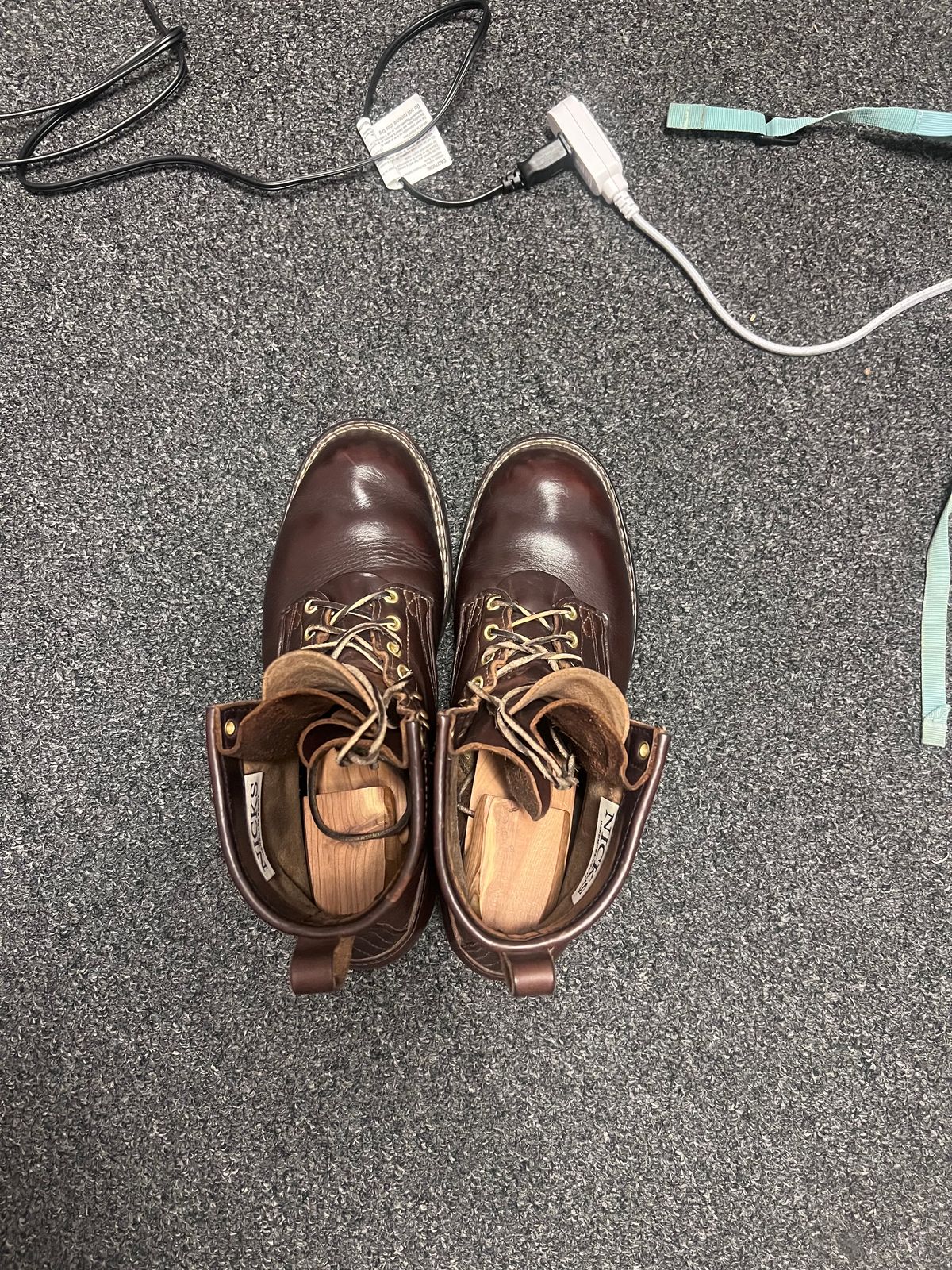 Photo by Snailchang on October 16, 2024 of the Nicks Falcon in Horween Brown Chromexcel.