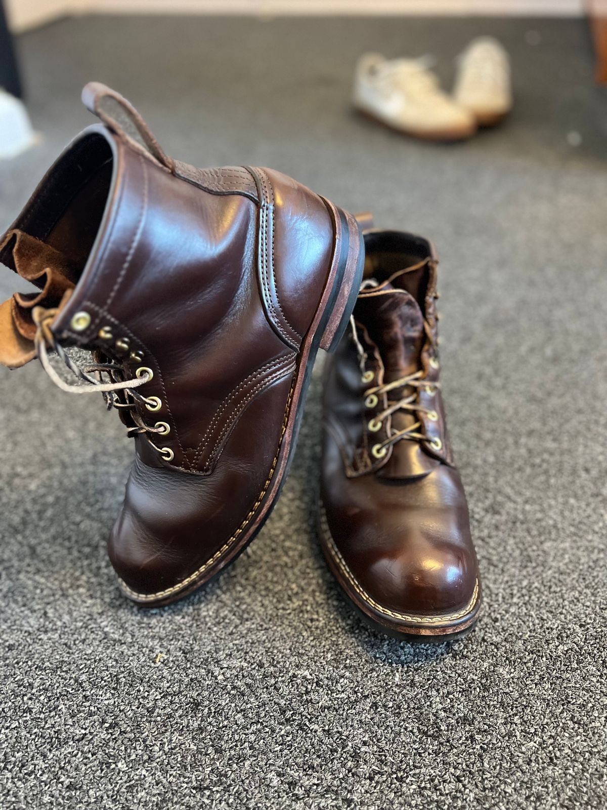 Photo by Snailchang on October 18, 2024 of the Nicks Falcon in Horween Brown Chromexcel.