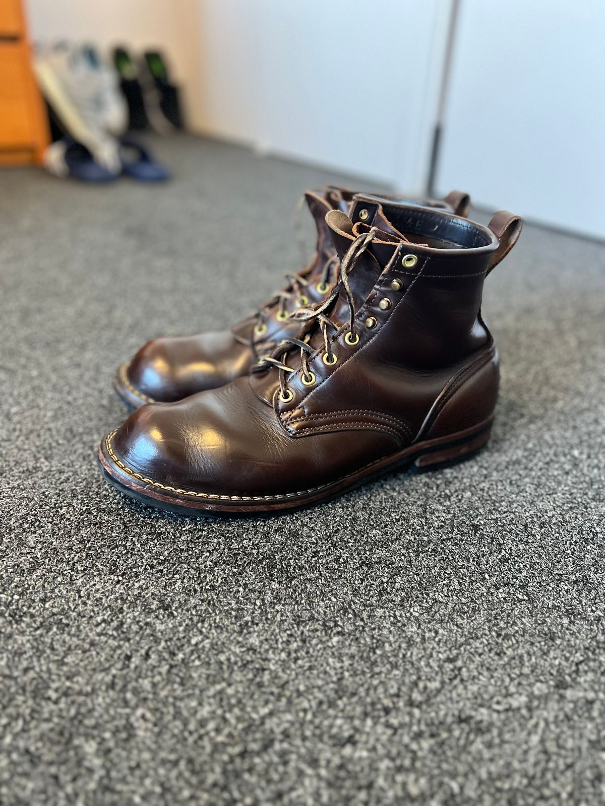 Photo by Snailchang on October 18, 2024 of the Nicks Falcon in Horween Brown Chromexcel.