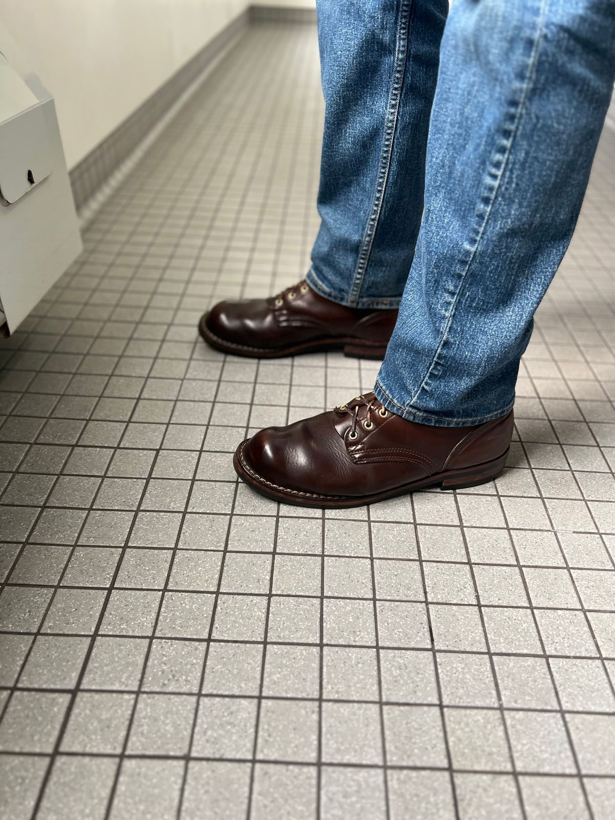 Photo by Snailchang on November 12, 2024 of the Nicks Falcon in Horween Brown Chromexcel.
