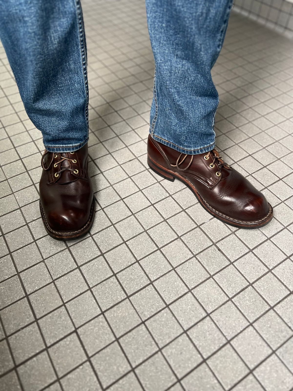 Photo by Snailchang on November 12, 2024 of the Nicks Falcon in Horween Brown Chromexcel.