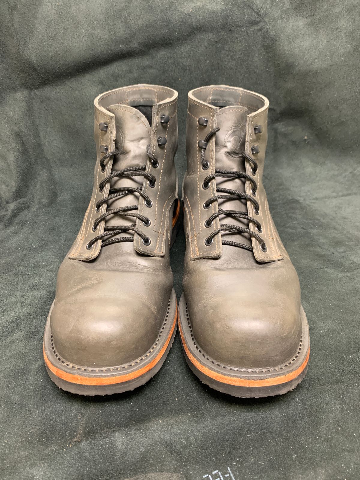 Photo by areith800 on November 3, 2022 of the Origin The Coronado Boot in Slate Waxed Pull Up.