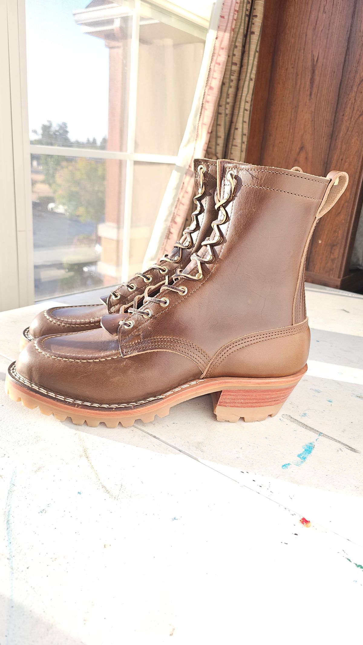 Photo by fozzie_the_bear on October 1, 2023 of the Nicks DomePro in Horween British Tan Chromexcel.