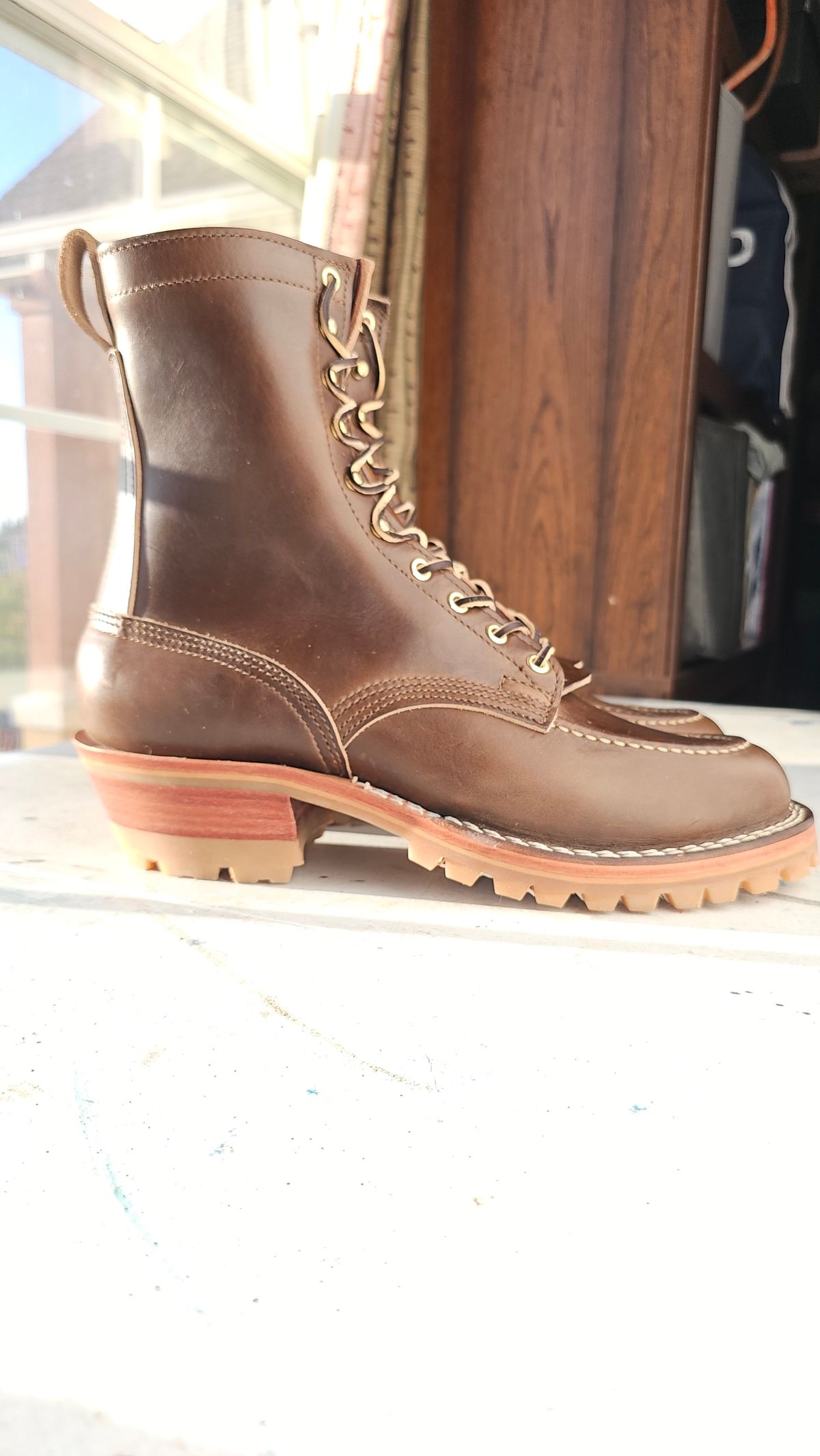 Photo by fozzie_the_bear on October 1, 2023 of the Nicks DomePro in Horween British Tan Chromexcel.