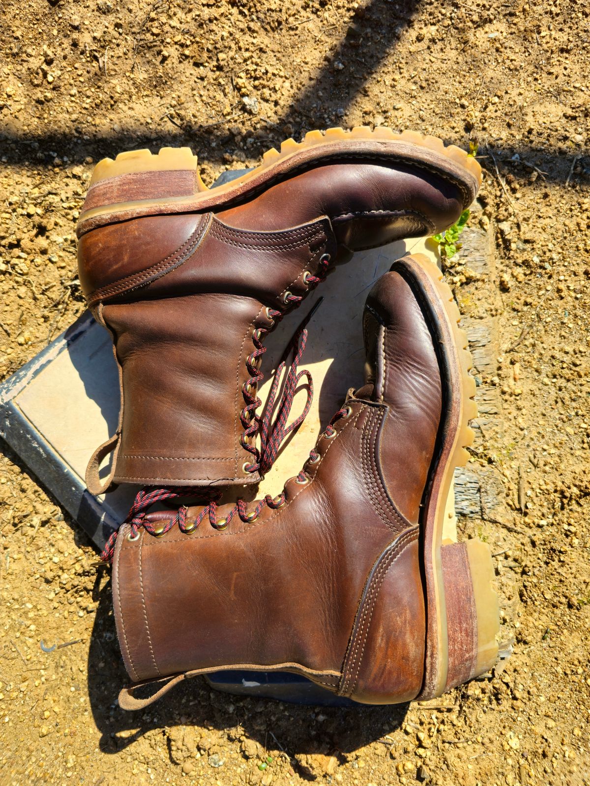 Photo by fozzie_the_bear on April 4, 2024 of the Nicks DomePro in Horween British Tan Chromexcel.