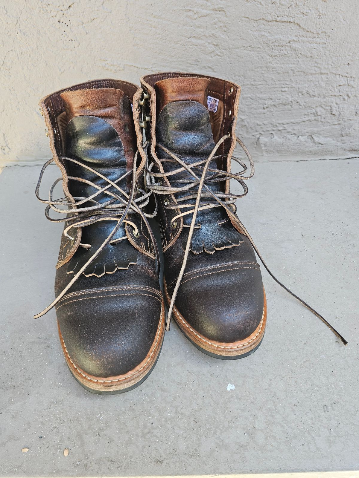 Photo by fozzie_the_bear on June 17, 2024 of the Truman Cap Toe Boot in Horween Java Waxed Flesh.