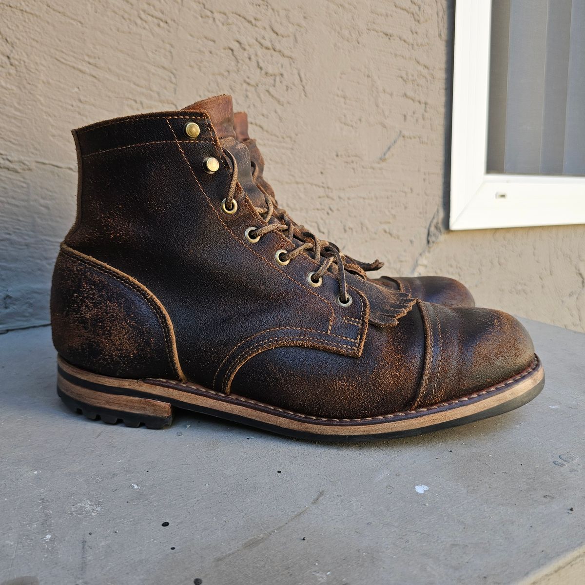 Photo by fozzie_the_bear on July 24, 2025 of the Truman Cap Toe Boot in Horween Java Waxed Flesh.