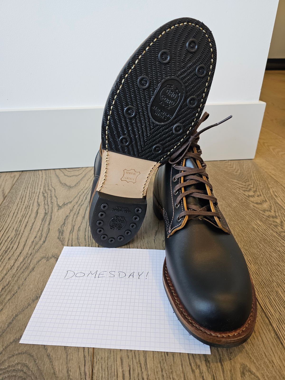 Photo by cgbaird2 on October 15, 2024 of the Red Wing Beckman Flatbox in S.B. Foot Black Klondike.