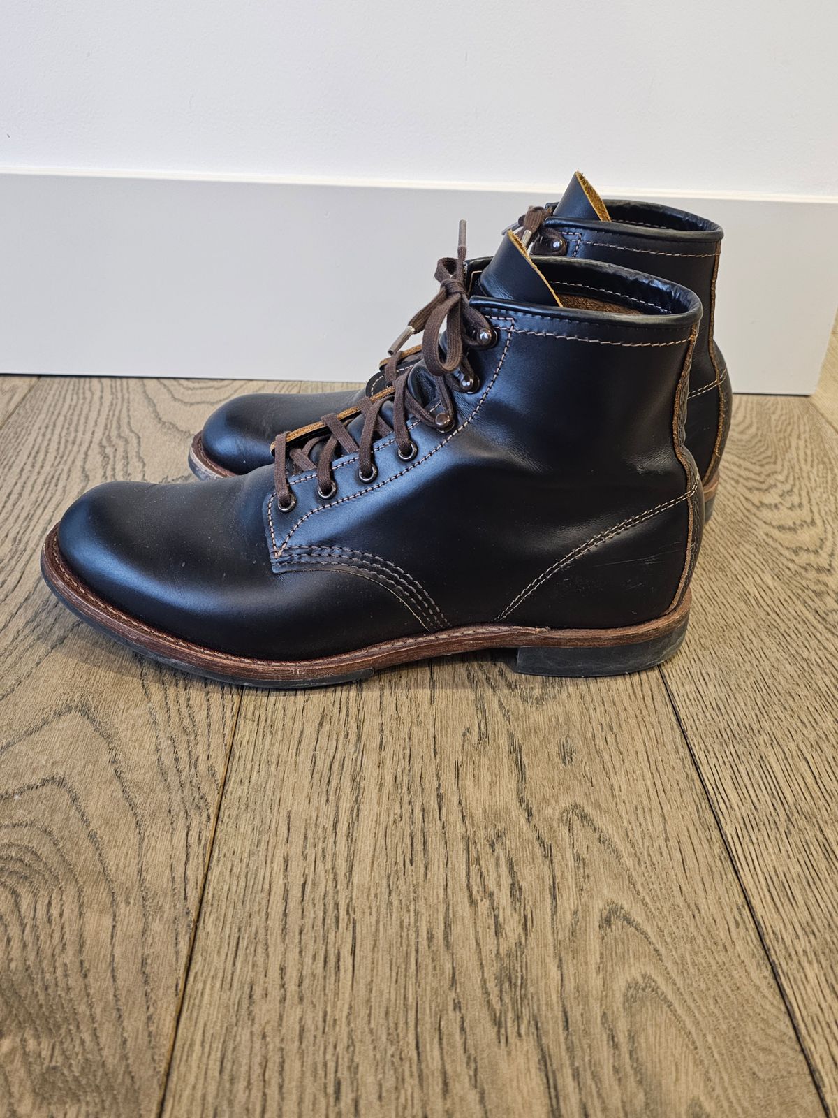 Photo by cgbaird2 on March 4, 2025 of the Red Wing Beckman Flatbox in S.B. Foot Black Klondike.