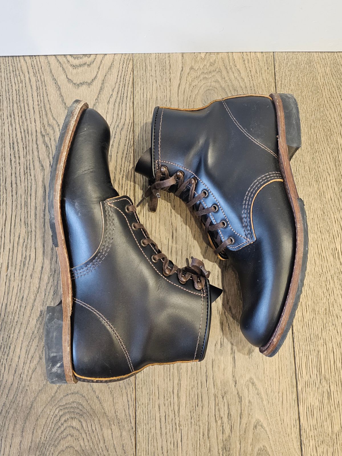 Photo by cgbaird2 on March 4, 2025 of the Red Wing Beckman Flatbox in S.B. Foot Black Klondike.