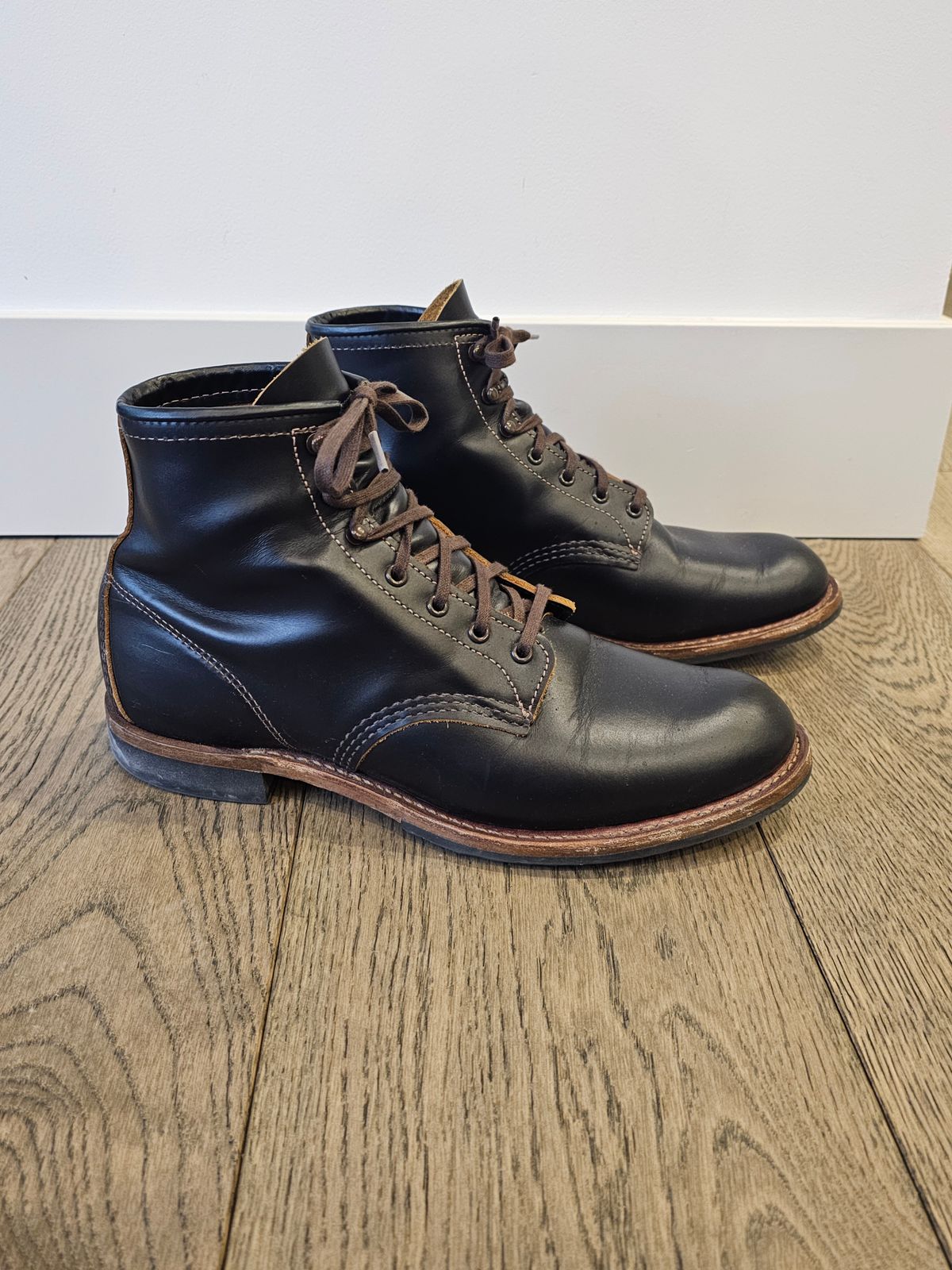 Photo by cgbaird2 on March 4, 2025 of the Red Wing Beckman Flatbox in S.B. Foot Black Klondike.