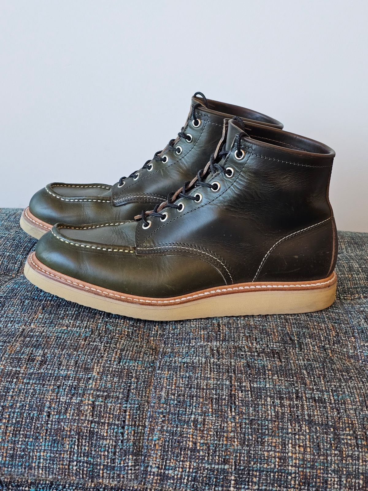 Photo by cgbaird2 on January 1, 2024 of the Jamvaida Japanese Moc Toe in Horween Olive Chromexcel.