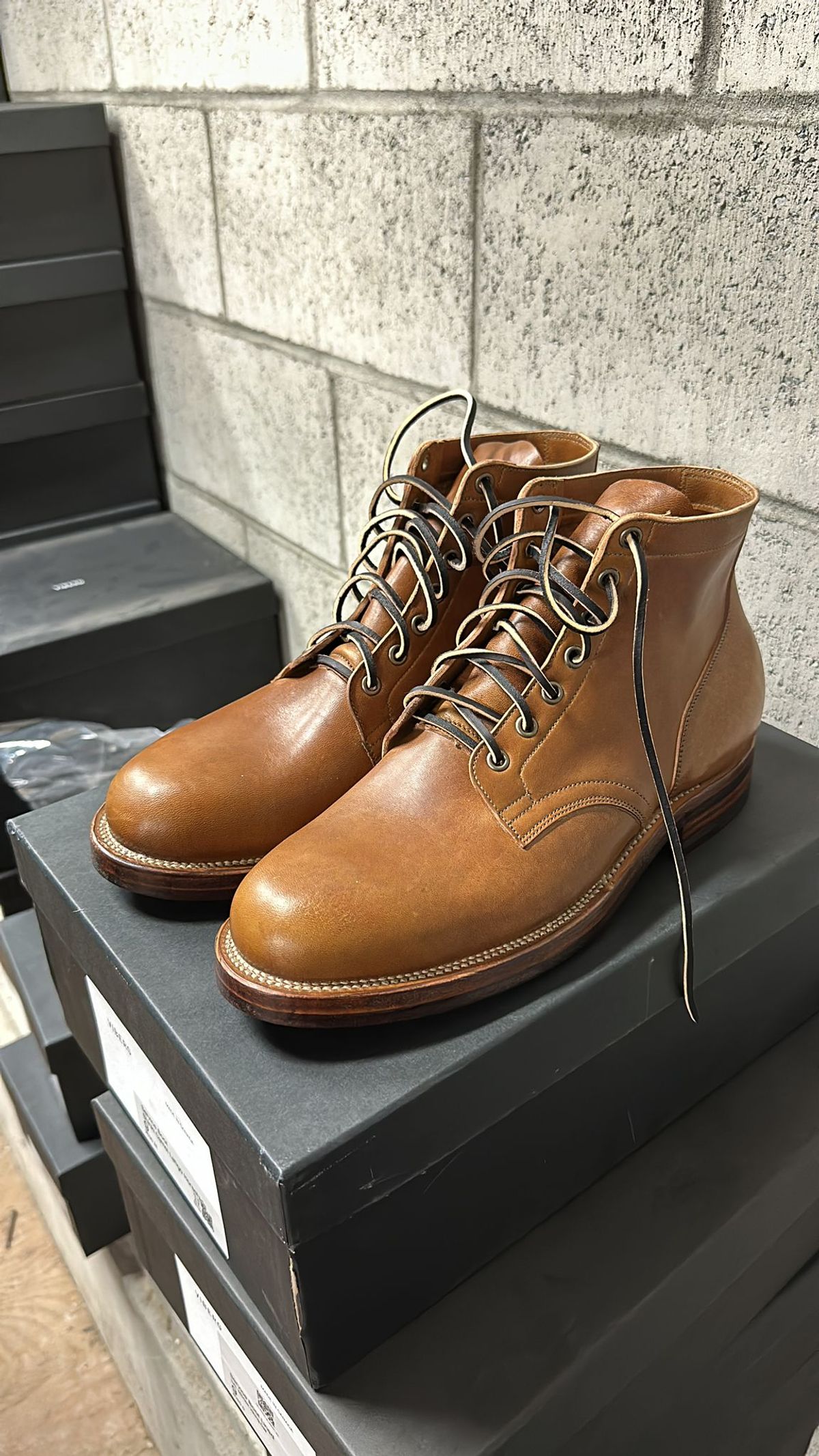 Photo by cgbaird2 on March 23, 2024 of the Viberg Service Boot in Shinki Camel Latigo Horsehide.