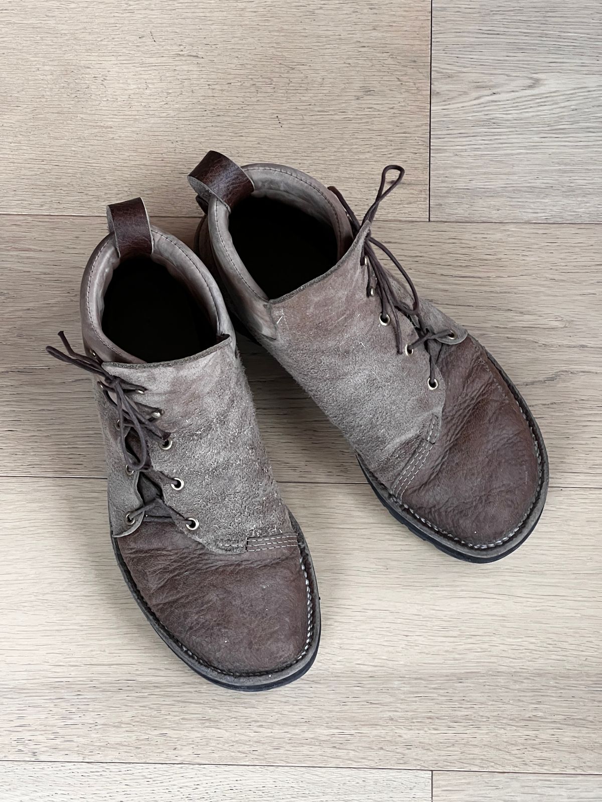 Photo by henrysun on January 5, 2023 of the Paris Sun Unlisted Model in C.F. Stead Autumn Spice Waxed Kudu.