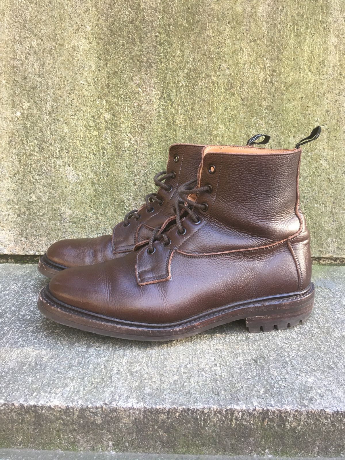 Photo by doublekicks on January 1, 2023 of the Tricker's Burford Plain Derby Boot in Dark Brown Olivia Scotch Grain.