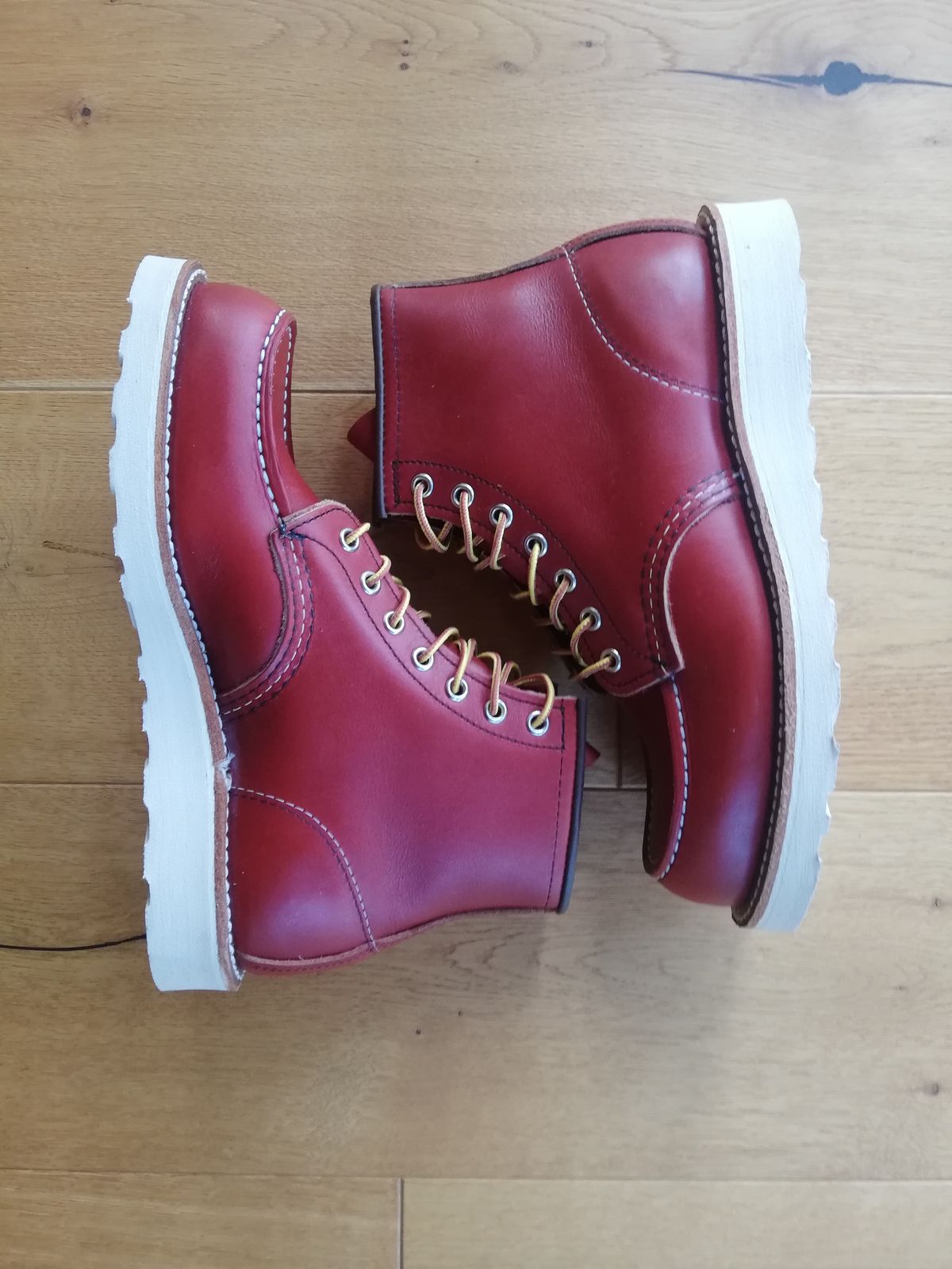 Photo by Lukas_castle on October 1, 2023 of the Red Wing 6-Inch Classic Moc in S.B. Foot Oro-Russet Portage.