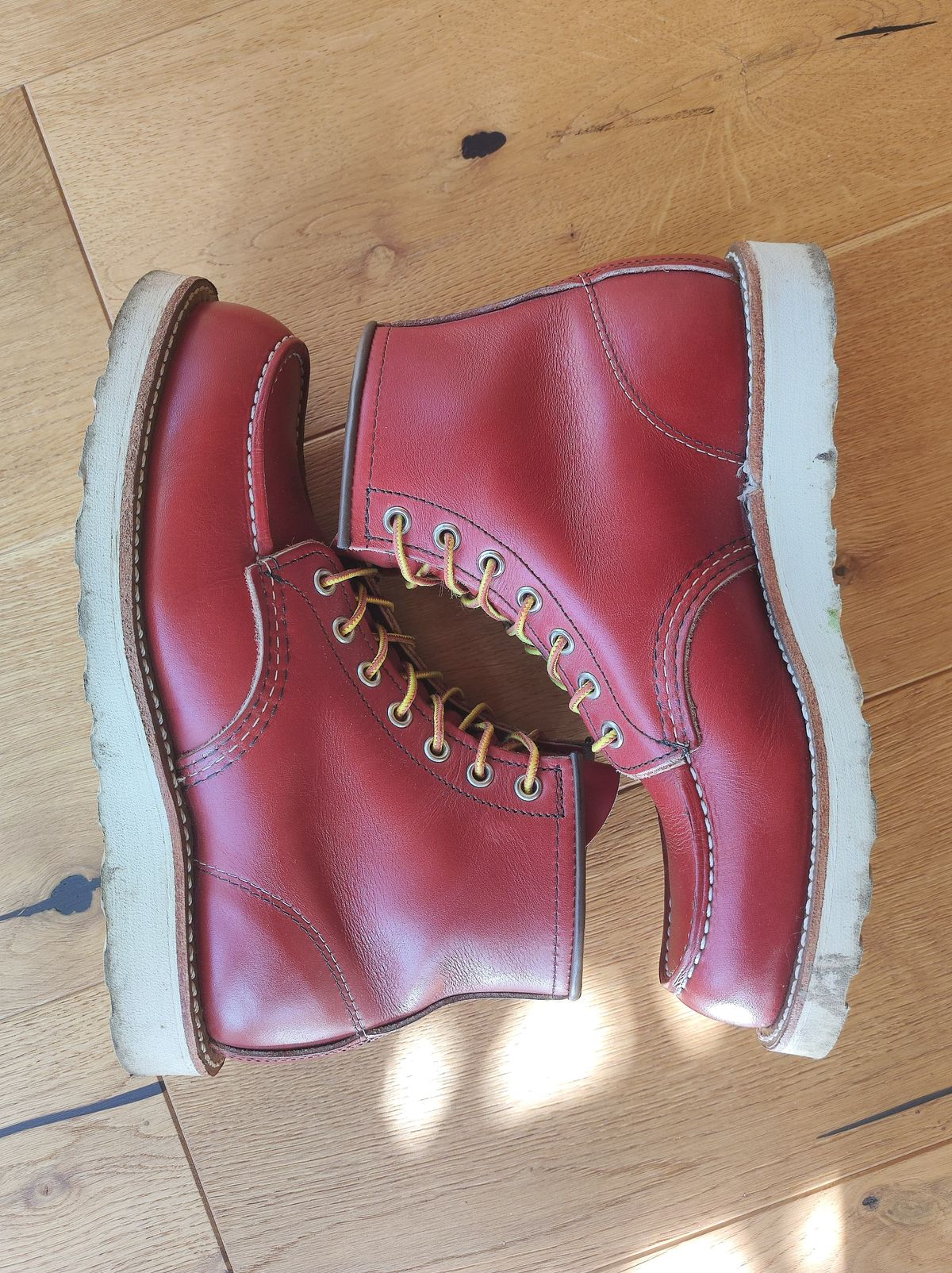 Photo by Lukas_castle on November 1, 2023 of the Red Wing 6-Inch Classic Moc in S.B. Foot Oro-Russet Portage.