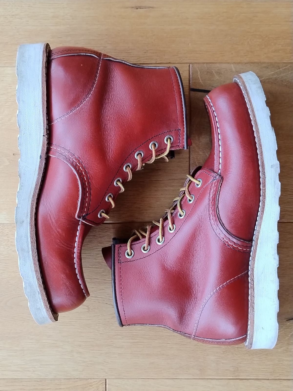 Photo by Lukas_castle on December 4, 2023 of the Red Wing 6-Inch Classic Moc in S.B. Foot Oro-Russet Portage.