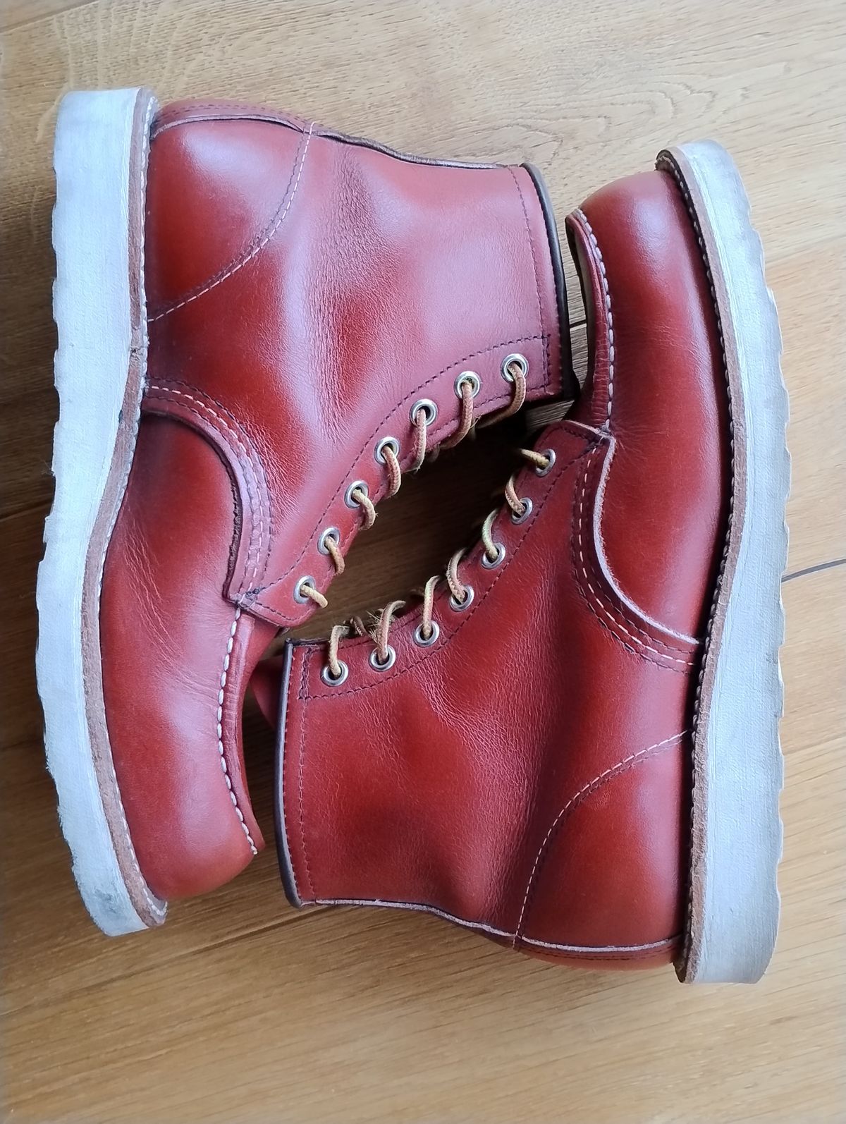 Photo by Lukas_castle on February 2, 2024 of the Red Wing 6-Inch Classic Moc in S.B. Foot Oro-Russet Portage.