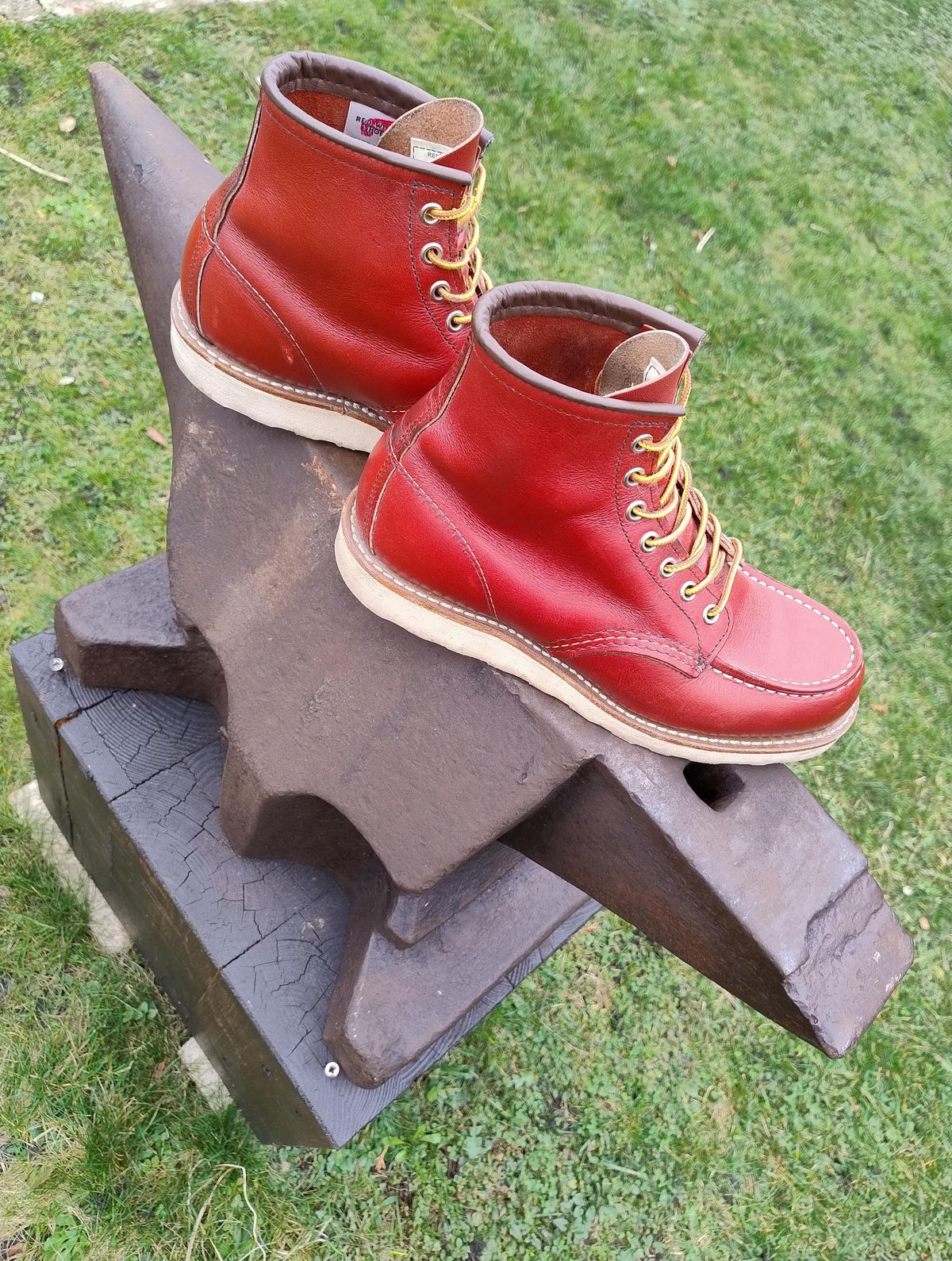 Photo by Lukas_castle on March 4, 2024 of the Red Wing 6-Inch Classic Moc in S.B. Foot Oro-Russet Portage.