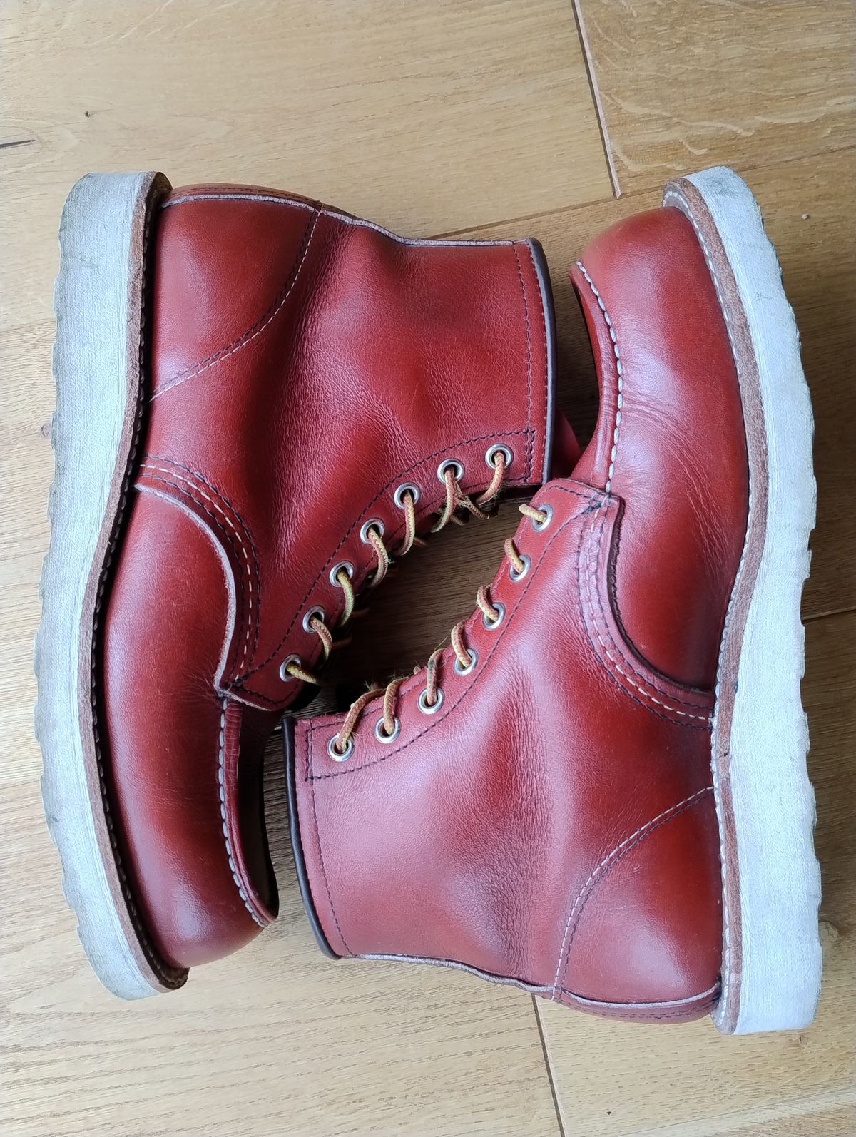 Photo by Lukas_castle on April 1, 2024 of the Red Wing 6-Inch Classic Moc in S.B. Foot Oro-Russet Portage.