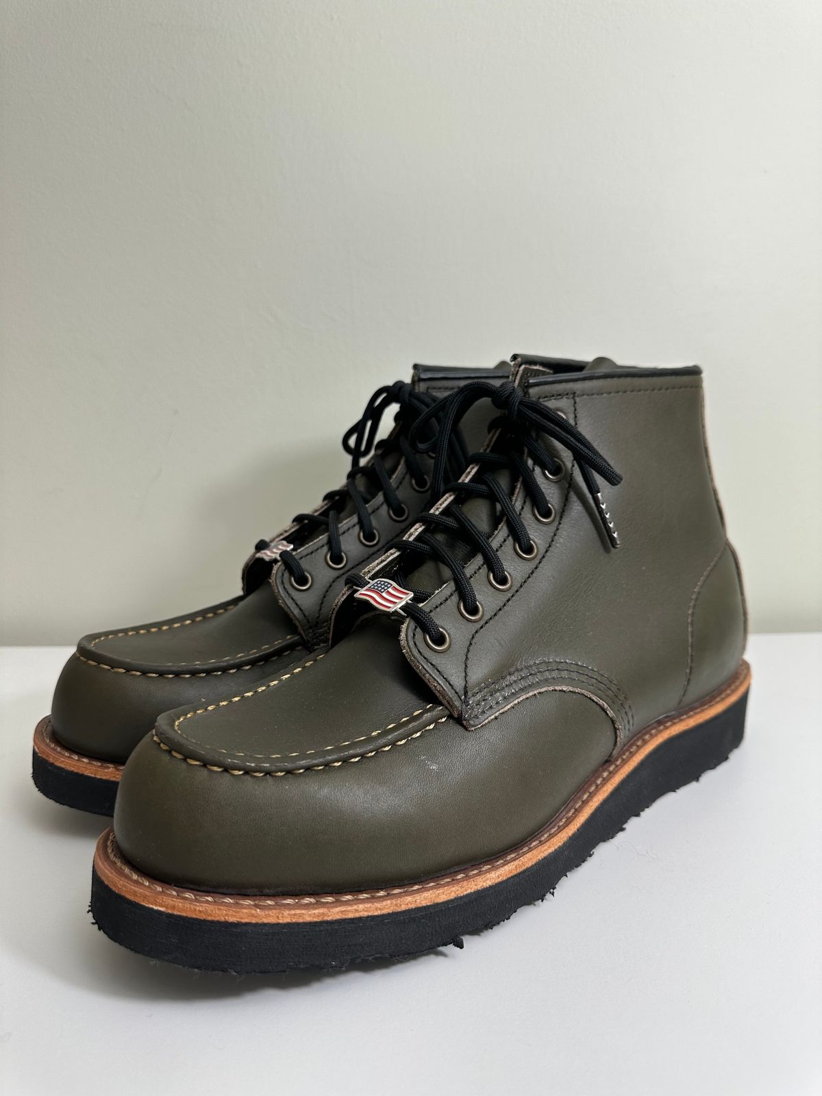 Photo by boots_and_all_ on November 1, 2023 of the Red Wing 6-Inch Classic Moc in S.B. Foot Alpine Portage.