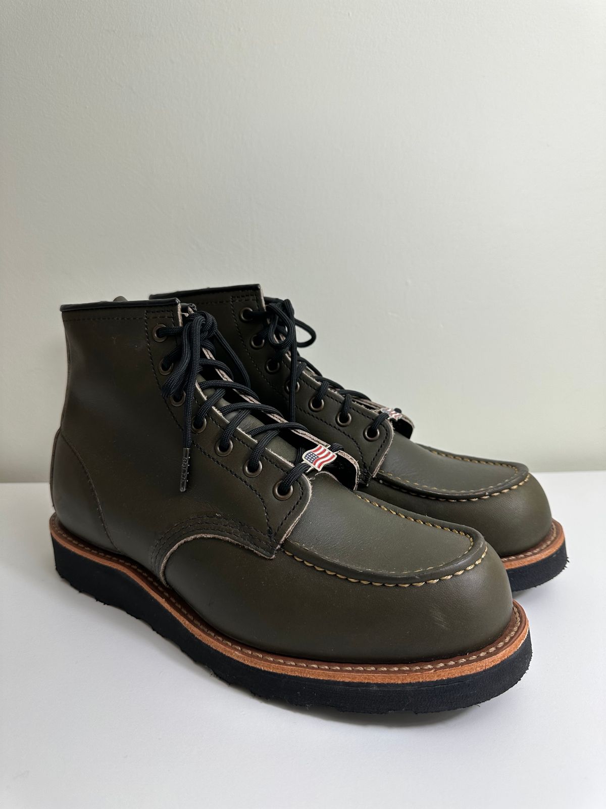 Photo by boots_and_all_ on November 1, 2023 of the Red Wing 6-Inch Classic Moc in S.B. Foot Alpine Portage.