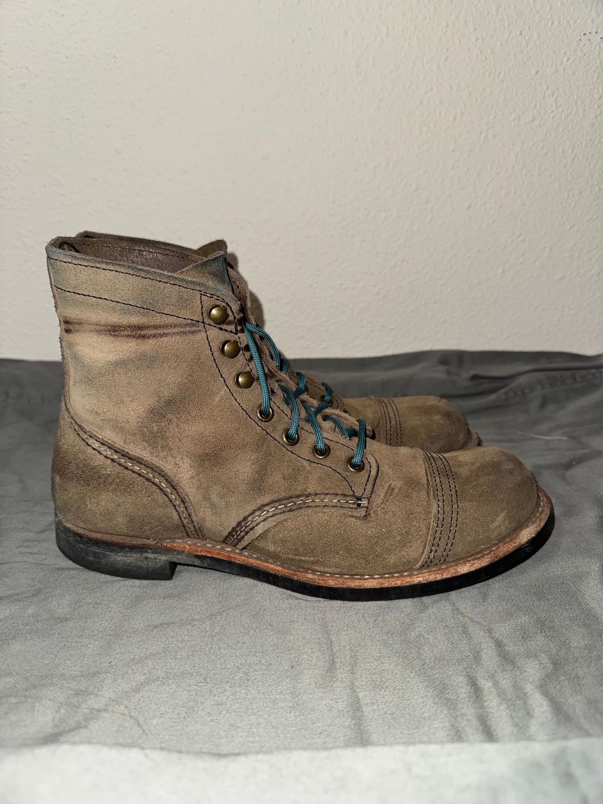 Photo by 617reasonswhy on December 3, 2025 of the Red Wing Iron Ranger in S.B. Foot Slate Muleskinner.