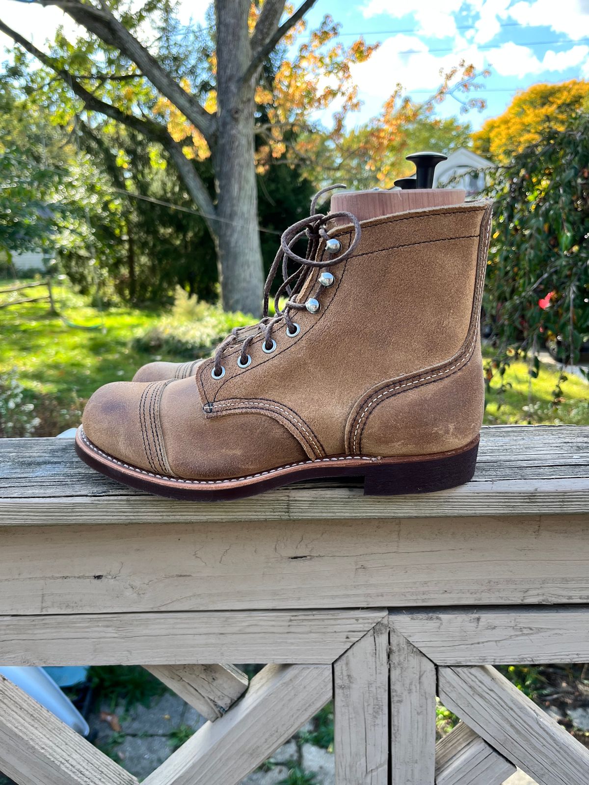 Photo by 617reasonswhy on October 6, 2023 of the Red Wing Iron Ranger in S.B. Foot Hawthorne Muleskinner.