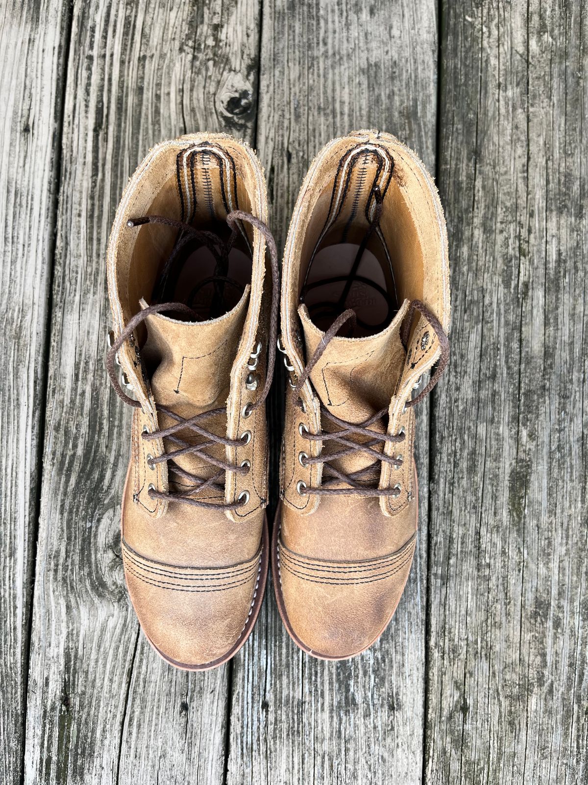 Photo by 617reasonswhy on October 6, 2023 of the Red Wing Iron Ranger in S.B. Foot Hawthorne Muleskinner.