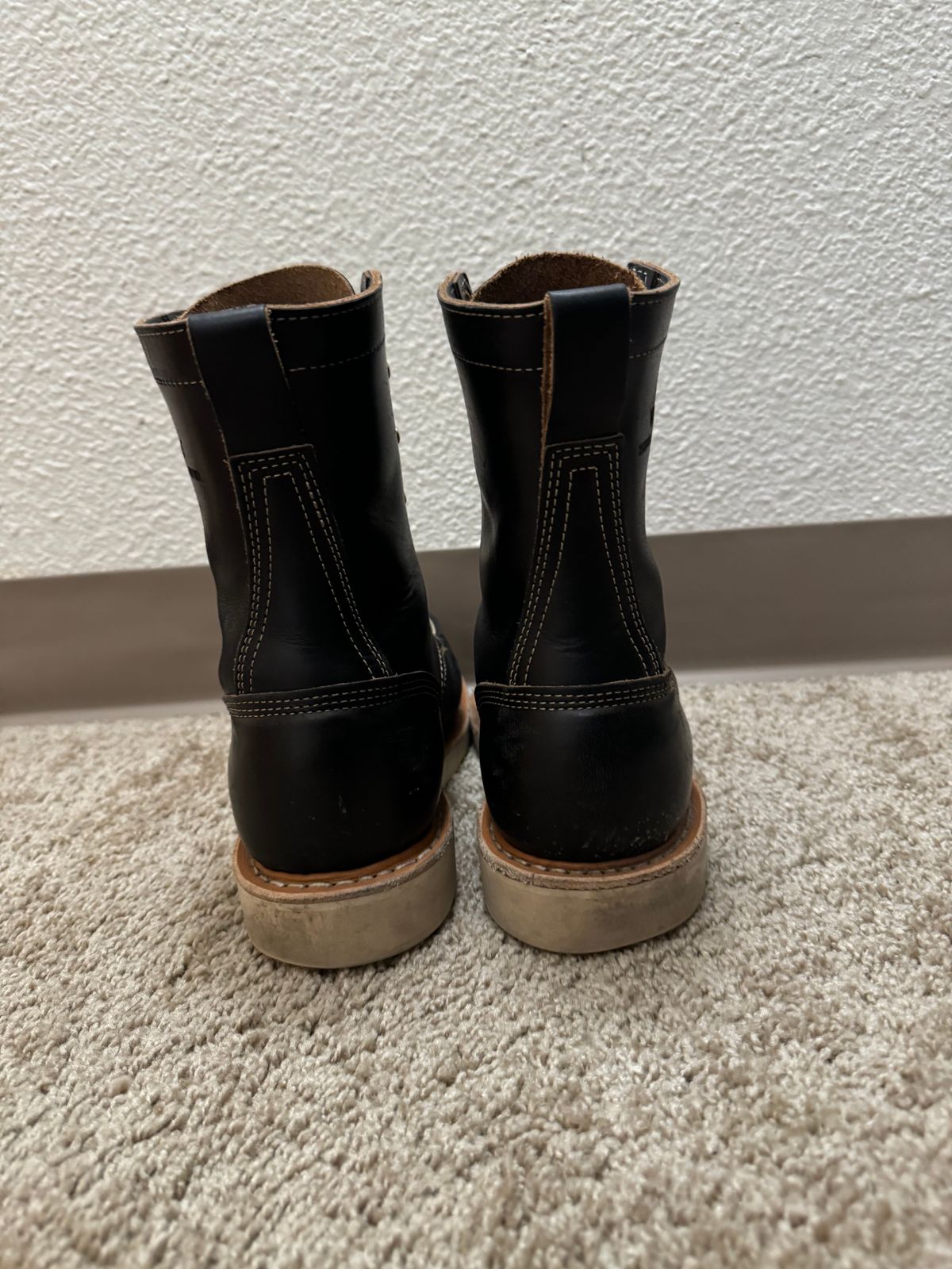 Photo by 617reasonswhy on November 6, 2024 of the White's Perry 8" Select in Seidel Black Double Shot.