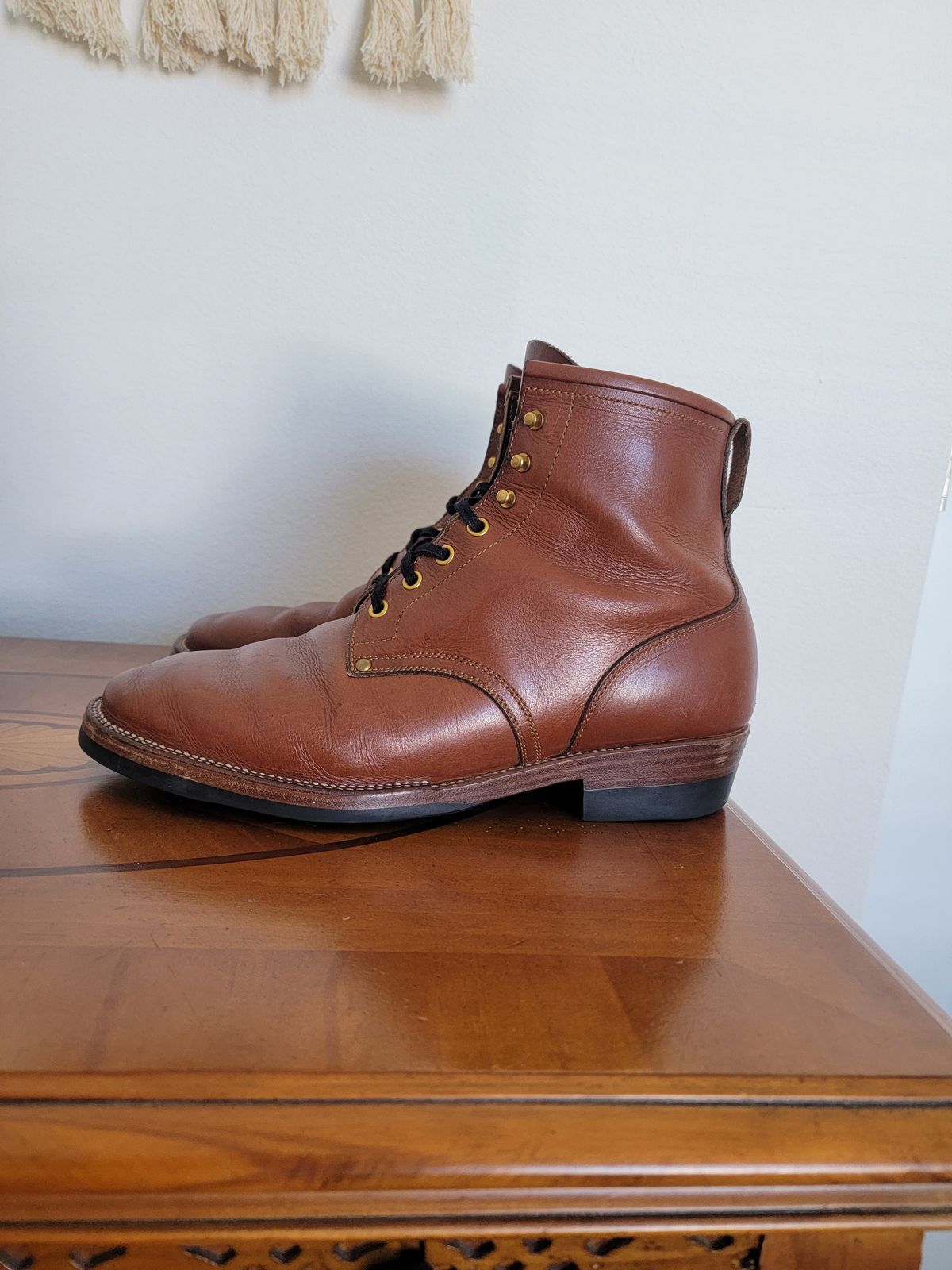 Photo by luisRuiz1125 on January 4, 2024 of the Iron Boots The Chosen One in S.B. Foot Teak Featherstone.