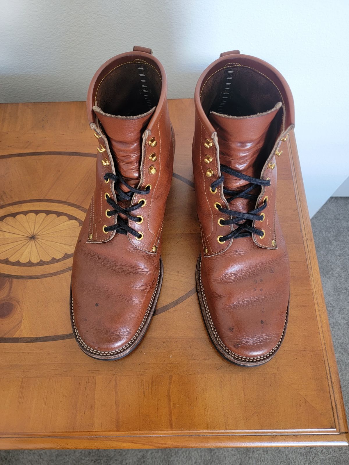 Photo by luisRuiz1125 on January 4, 2024 of the Iron Boots The Chosen One in S.B. Foot Teak Featherstone.