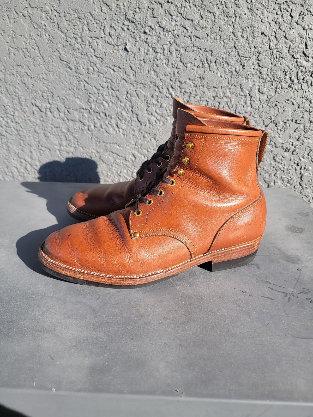 Photo by luisRuiz1125 on February 5, 2024 of the Iron Boots The Chosen One in S.B. Foot Teak Featherstone.