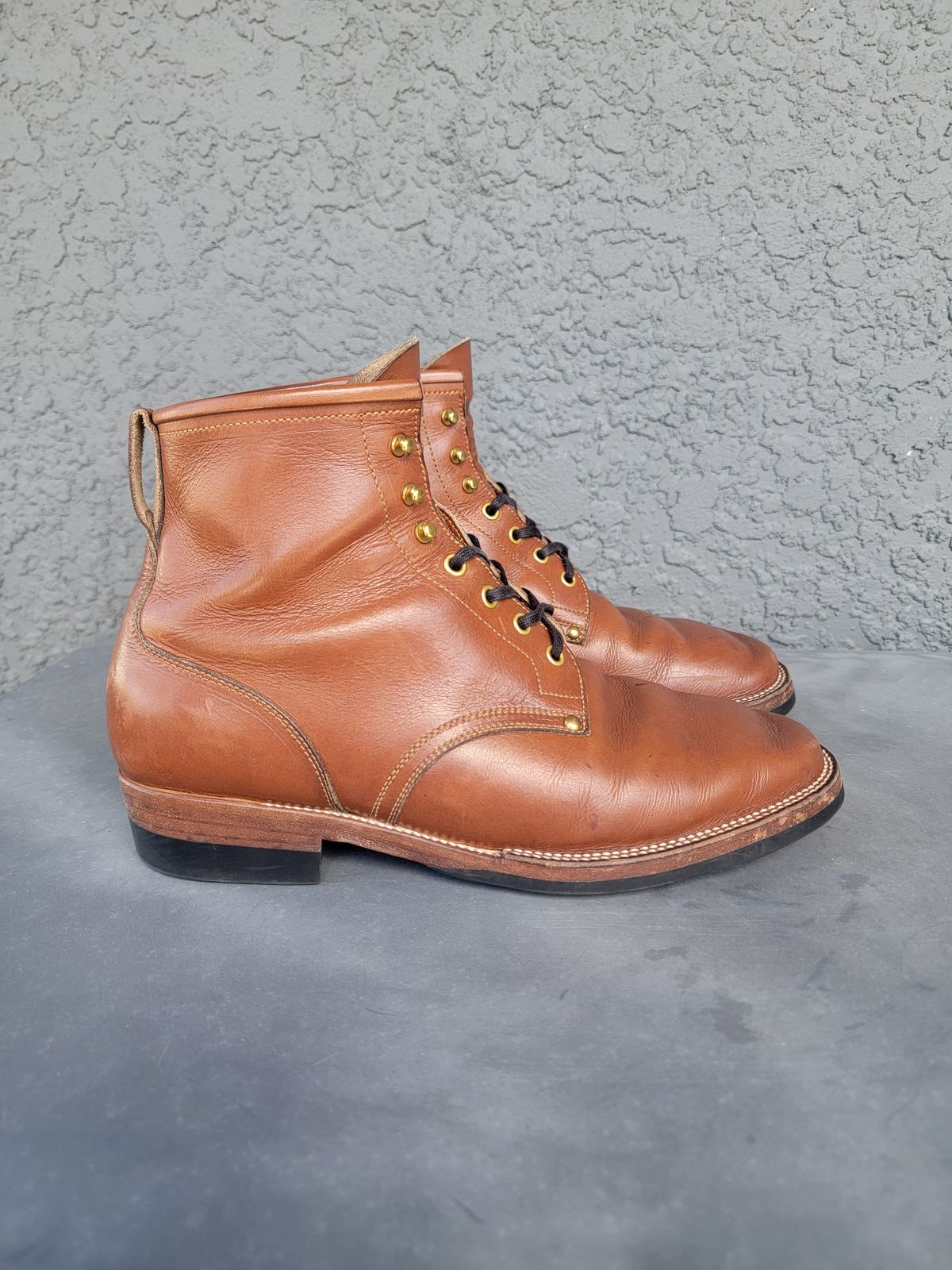 Photo by luisRuiz1125 on April 5, 2024 of the Iron Boots The Chosen One in S.B. Foot Teak Featherstone.