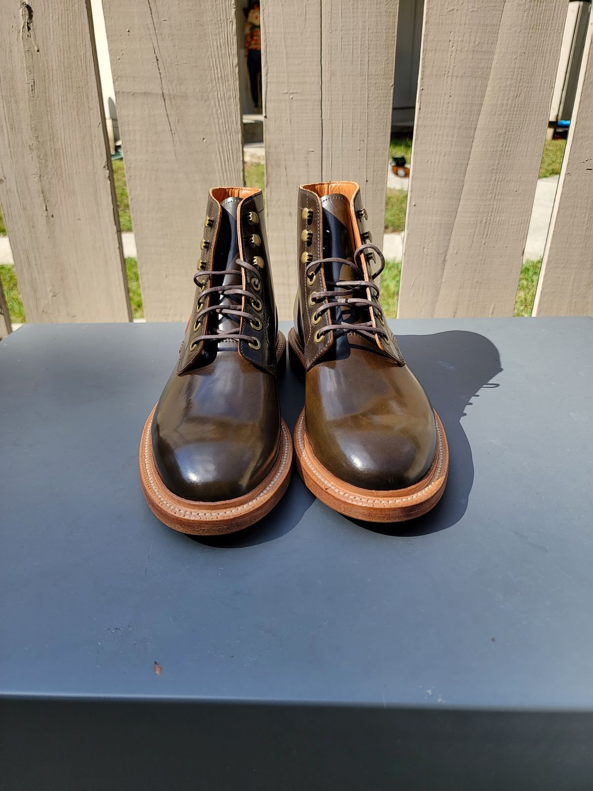 Photo by luisRuiz1125 on November 2, 2022 of the Grant Stone Diesel Boot in Horween Maduro Shell Cordovan.